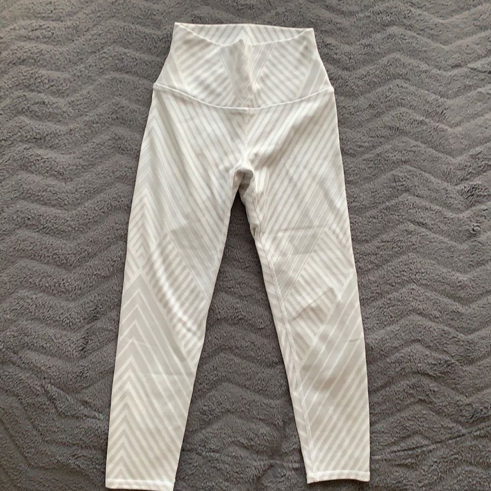 Alo Yoga size XS white/grey leggings